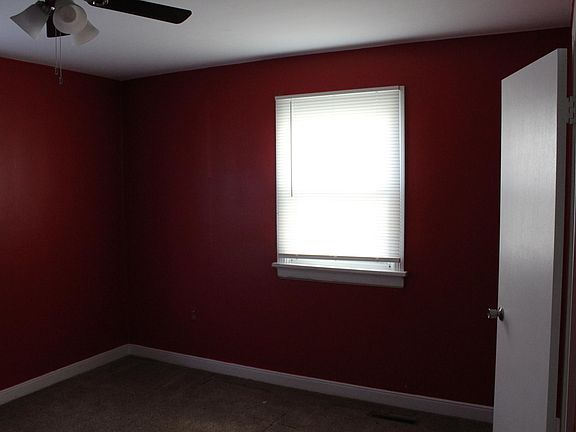 4th image of 901 N 37th St #1