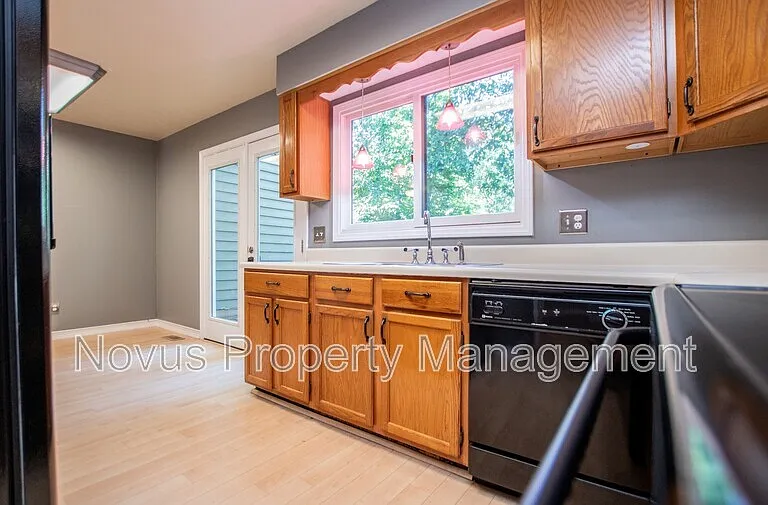 124 Mill Stream Ct — Photo 16