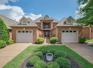 271 Savannah Park Dr, Maryville, TN 37803