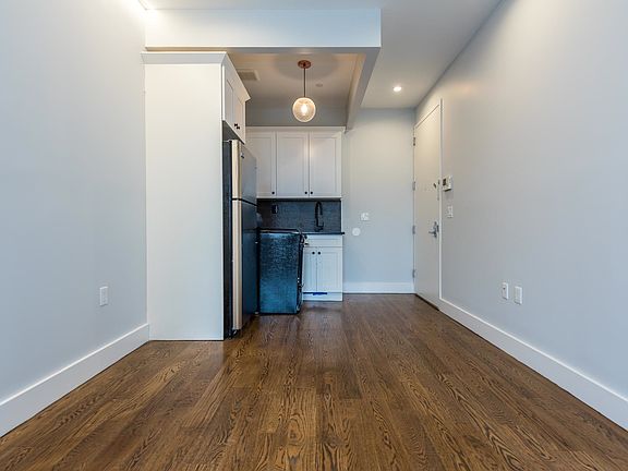 2nd image of 634 Kosciuszko St #2F3F