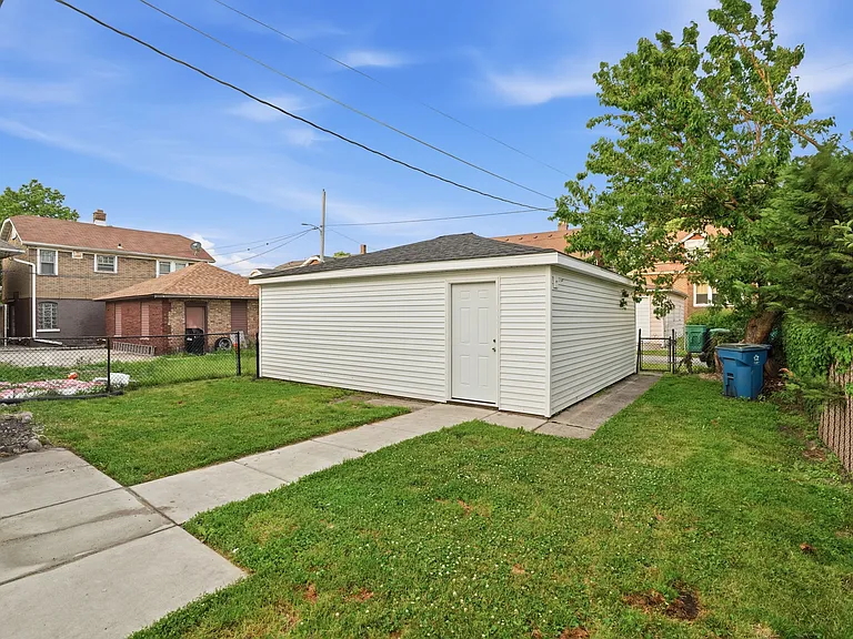 2037 Wespark Ave — Photo 21