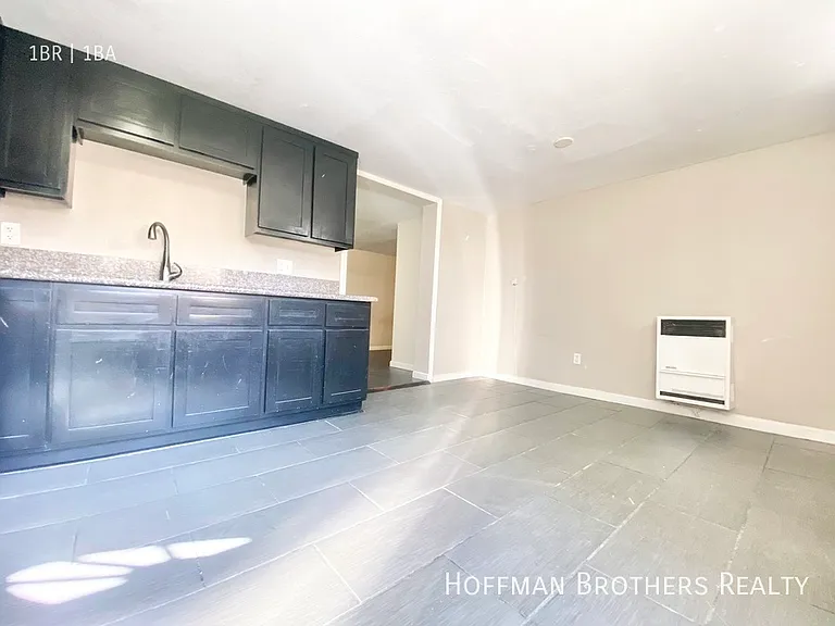 1253 N Rowan Ave #1/4 — Photo 2