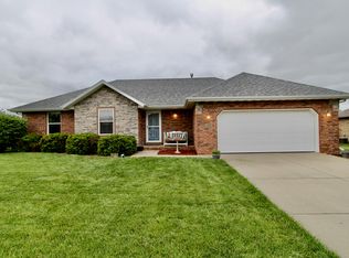 6001 N 8th Ave, Ozark, MO 65721