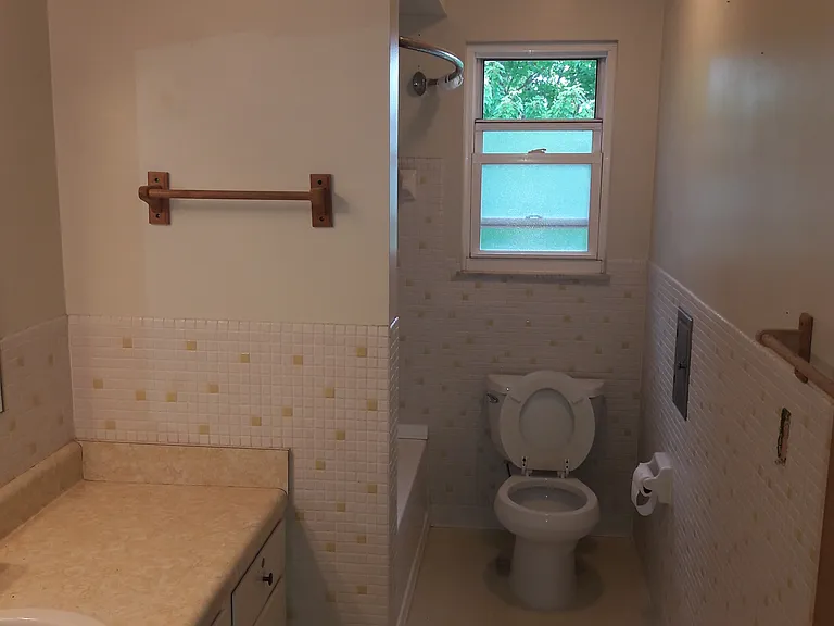 7815 Ivandale Dr — Photo 6