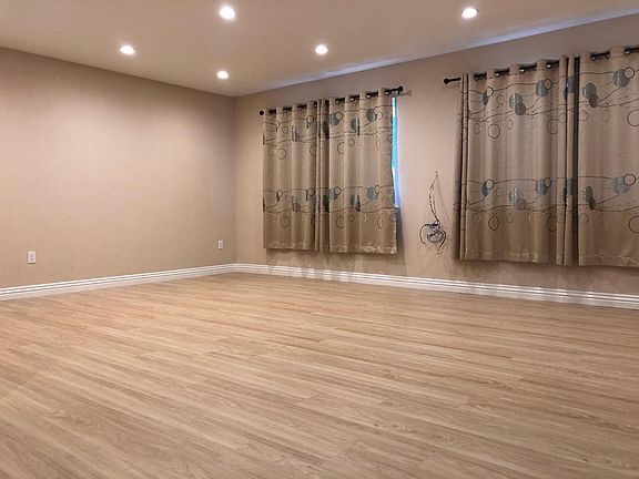 5th image of 1149 Jamestown Dr #2
