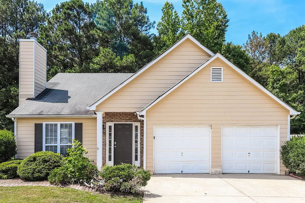 3 bed, 2.0 bath, 1426 sqft, $1,855 — Photo 1