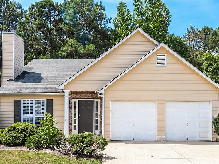 3195 Brookfield Dr — Photo 1