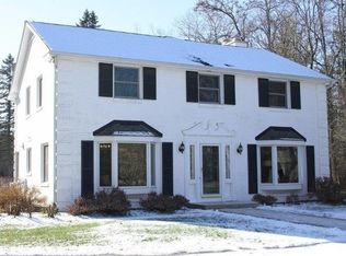 9431 W Hawthorne Rd, Mequon, WI 53097