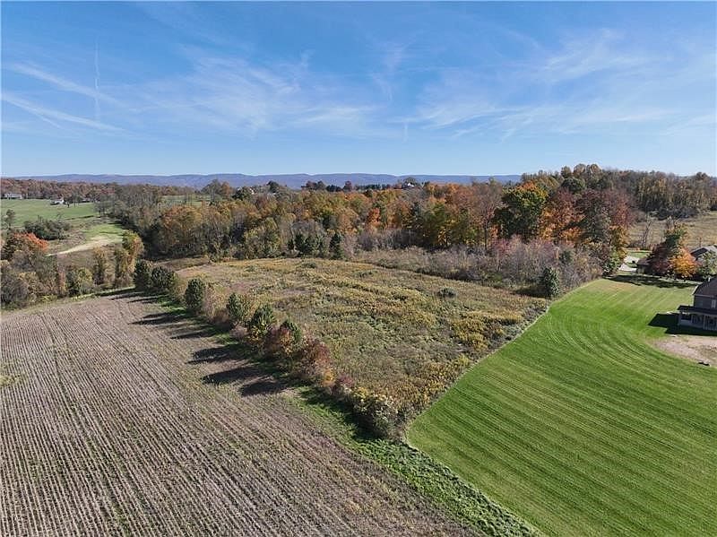 2nd image of 132 Stoney Point Rd