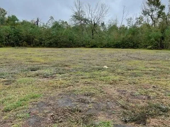 592 Tall Oaks Ct, Belle Chasse, LA 70037