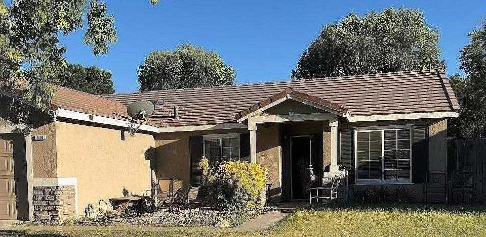 1st image of 579 Coronado Pl