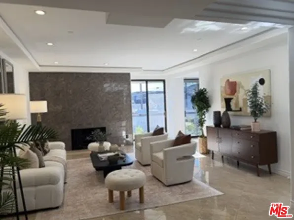 125 N Gale Dr APT 306, Beverly Hills, CA 90211