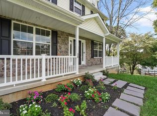 10 Dogwood Ln, Aston, PA 19014