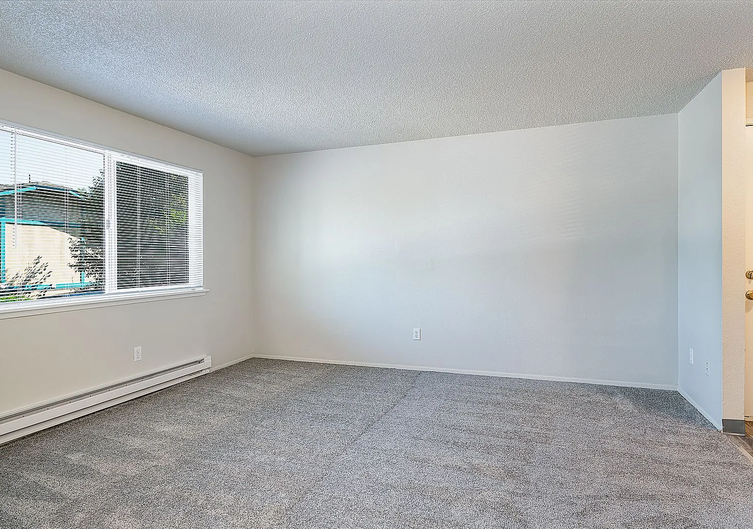 Renovated 2 Bed 1 Baths! Directly Next To JBLM! Hurry Don't Miss Out! — Photo 4