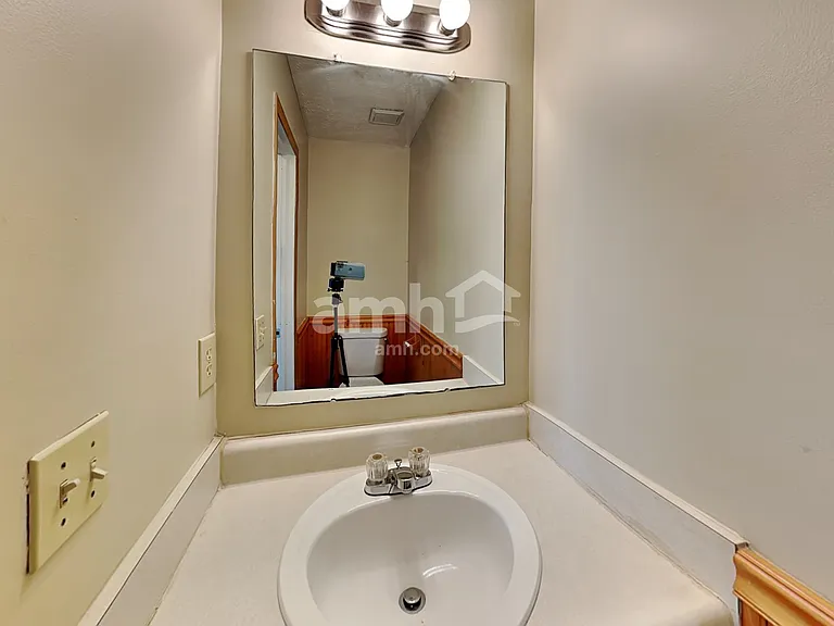 5448 Longworth Dr — Photo 11