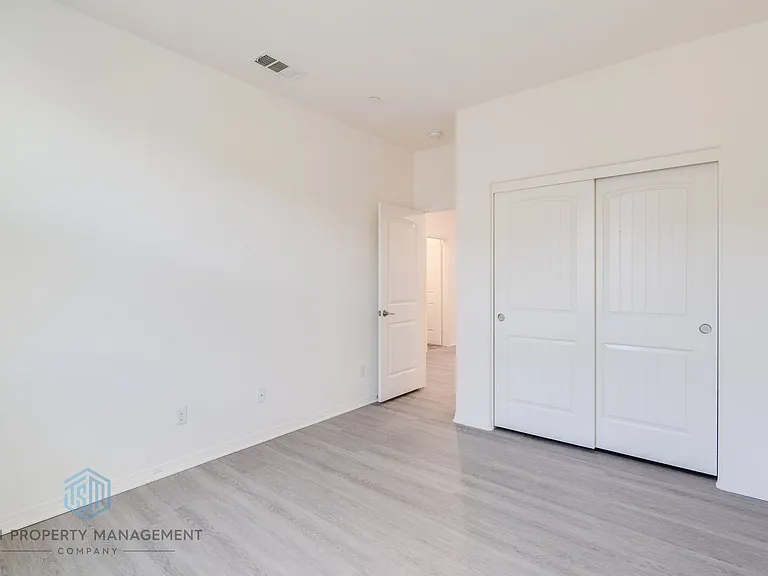7099 Vernazza Pl — Photo 8