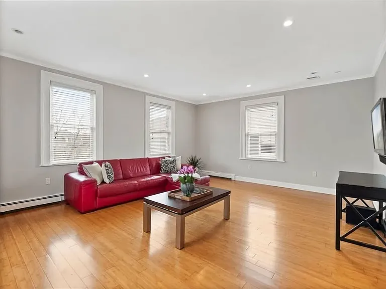 174 Middlesex Ave #2 — Photo 7