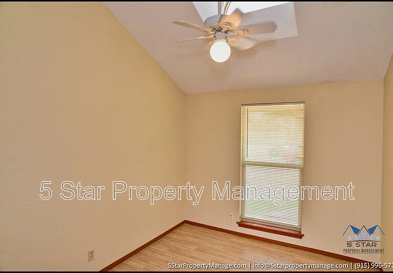 11645 Gordon Cooper Ln — Photo 35