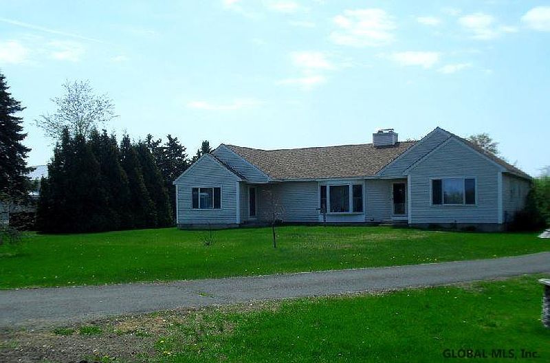 2nd image of 61 MAPLE Lane
