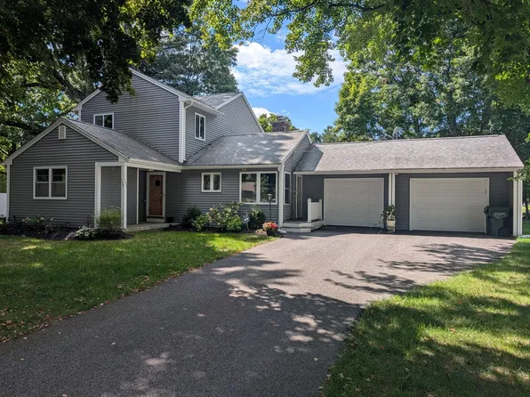 192 Ambrose St, Springfield, MA 01109