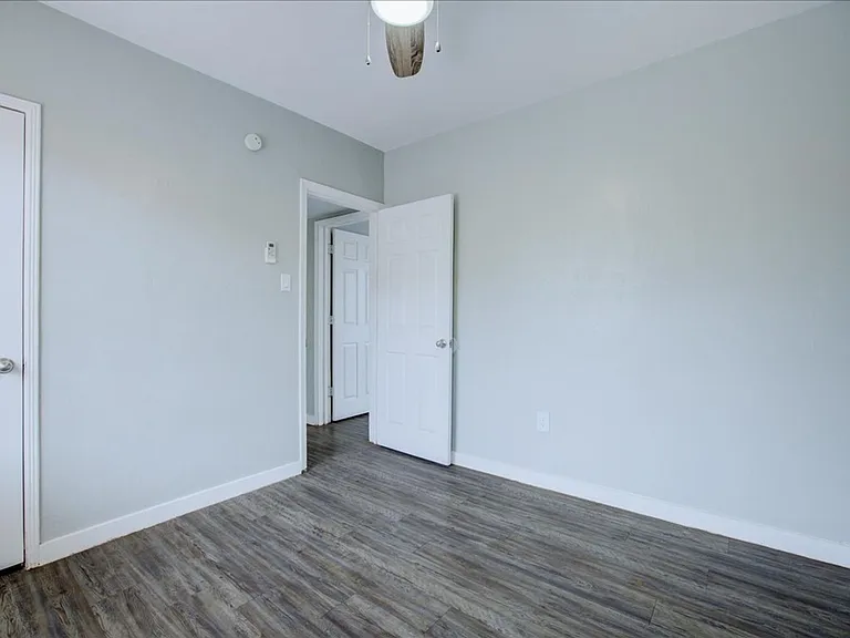 2116 N Forgeus Ave #A — Photo 15