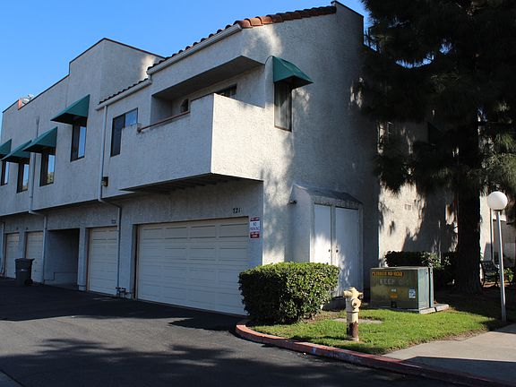 3rd image of 721 Park Shadow Ct