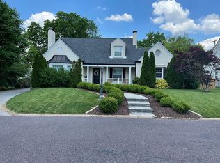 11 Hanley Downs, Saint Louis, MO 63117