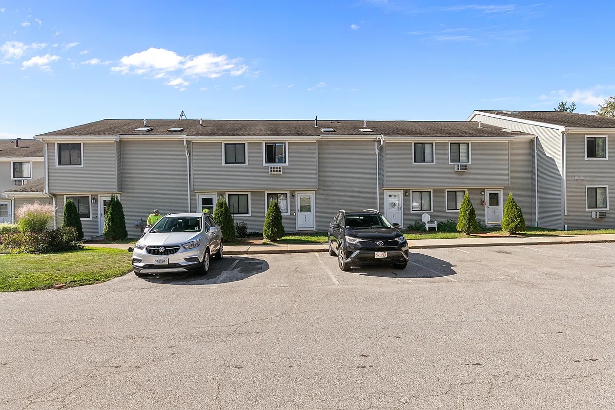 Building Photo - 66 Girard Ave #324