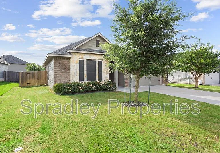 1925 Bayou Wood Ln — Photo 2