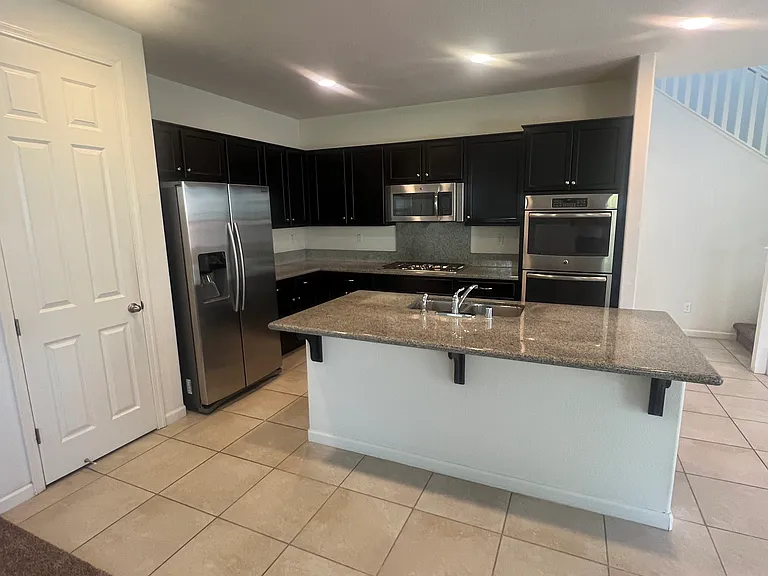 155 W Ladd Dr — Photo 7