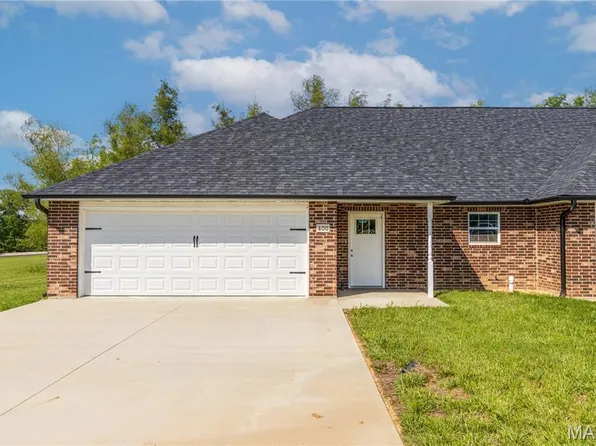 400 E Deerwood Dr, Jackson, MO 63755