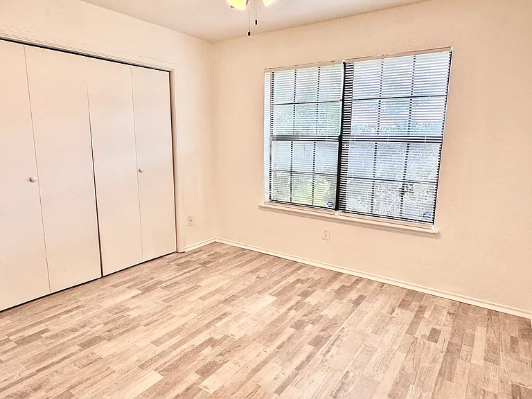 4621 Sausalito Dr — Photo 10