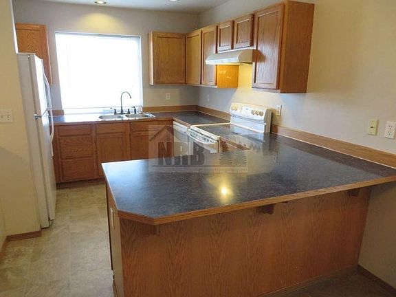 4th image of 1112 200th Street Ct E