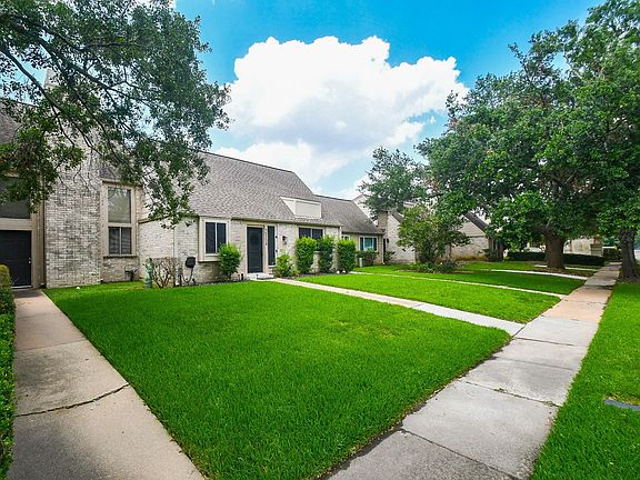 3rd image of 15336 W Little York Rd #208