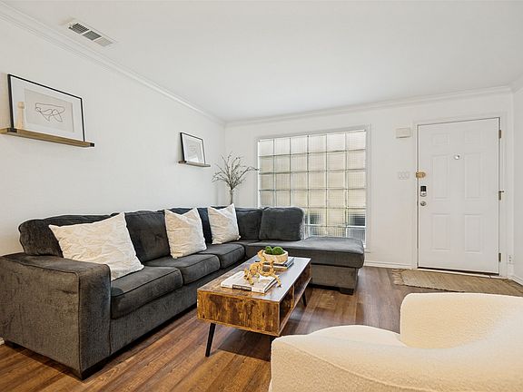 3rd image of 4414 Buena Vista St APT 3
