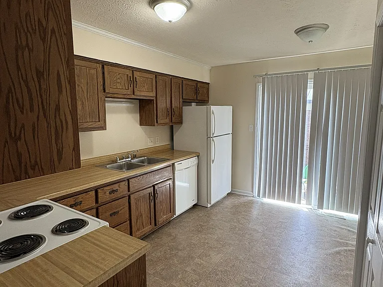 1768 Patrick Way #B — Photo 4