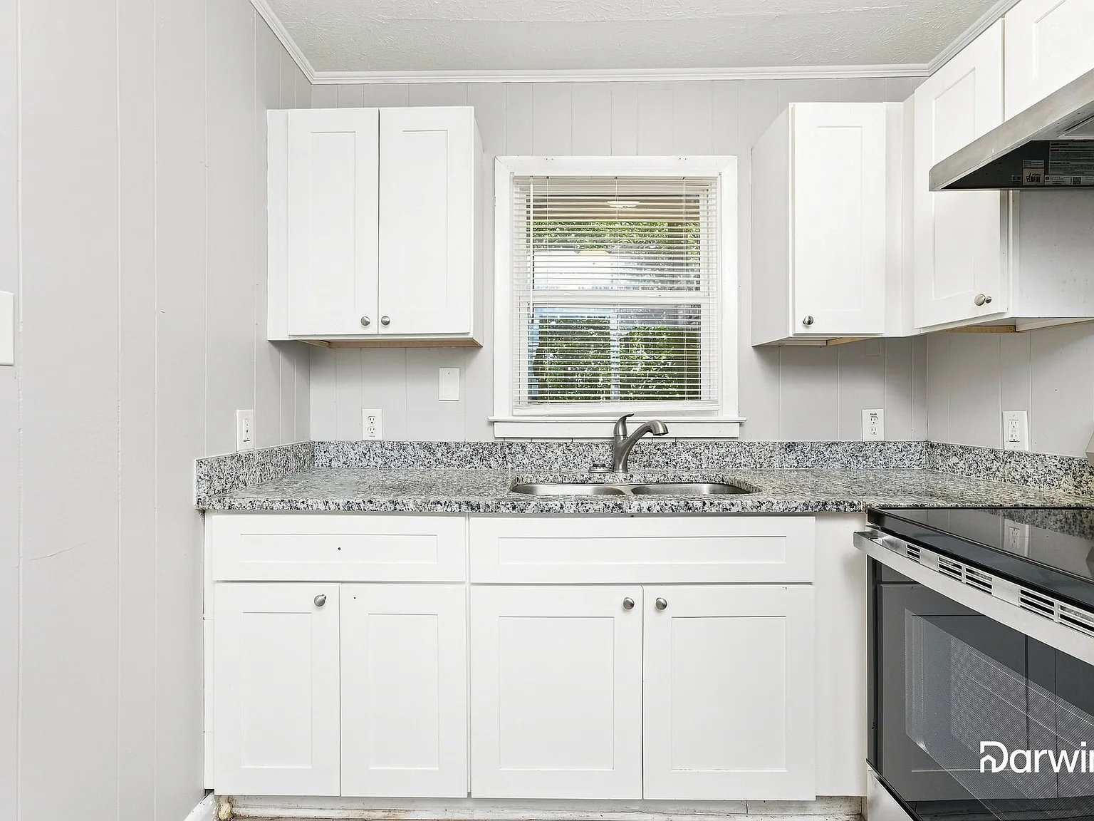 3 bed, 1.0 bath, 1092 sqft, $1,455 — Photo 3