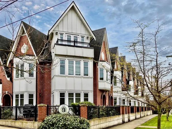 675 Superior St #8, Victoria, BC V8V 1V1