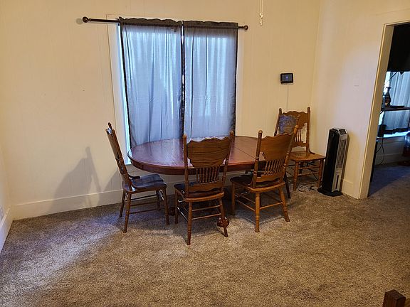5th image of 248 Lincoln Ave E