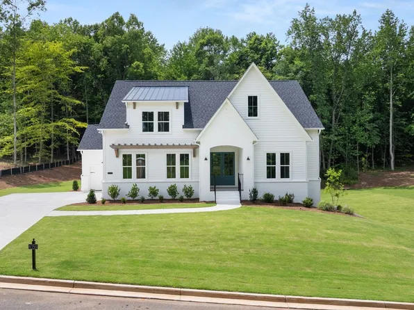 8350 Creekside Overlook Dr, Gainesville, GA 30506