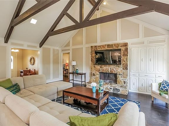 3rd image of 3104 Desiderata Ct
