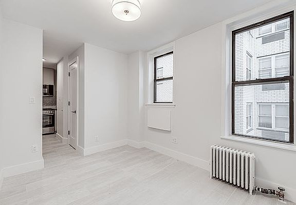 2nd image of 305 E 75th St #23/1