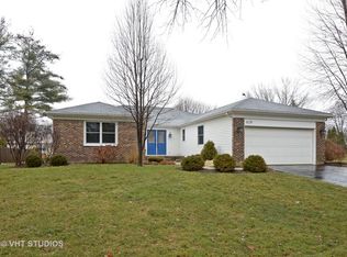629 Sara Ln, Naperville, IL 60565