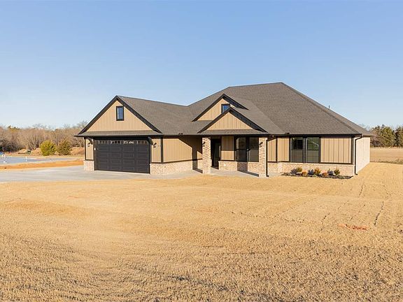 2nd image of 1520 E Deer Meadows Dr