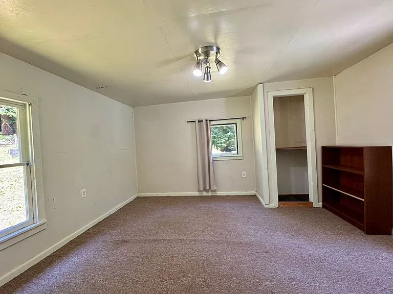 654 Grotzman Rd — Photo 11