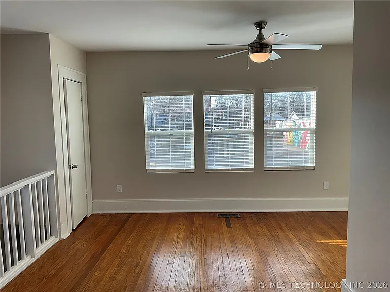 1347 E 6th St — Photo 14