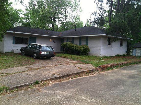 2nd image of 1731 Sylvan Dr