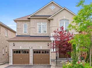 14 Dovehaven Cres, Brampton, ON L6P 2H7