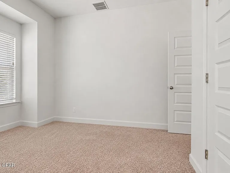 309 Raven Ln — Photo 7