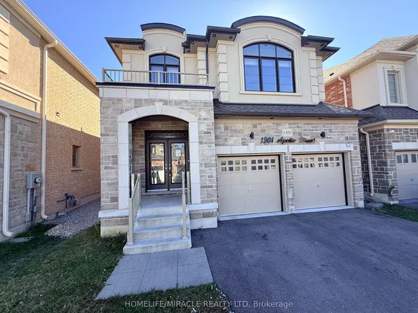 1301 Apollo St, Oshawa, ON L1K 3E6